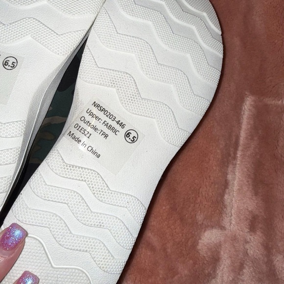 Not Rated Women's Camouflage Sneakers, size 6.5, new never worn! So comfy! Cute! - Picture 4 of 5